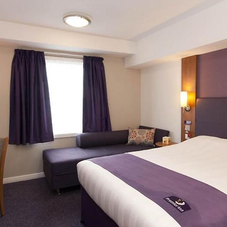 Premier Inn Epsom Central 외부 사진