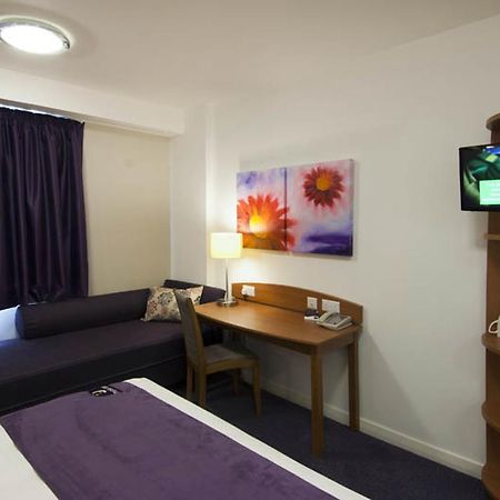 Premier Inn Epsom Central 외부 사진