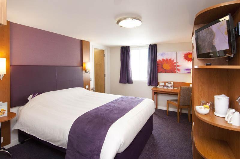 Premier Inn Epsom Central 외부 사진