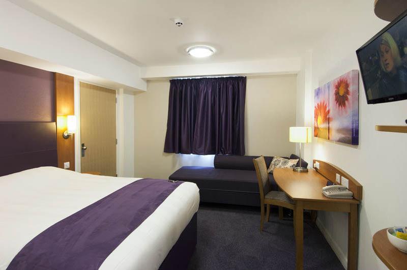 Premier Inn Epsom Central 외부 사진